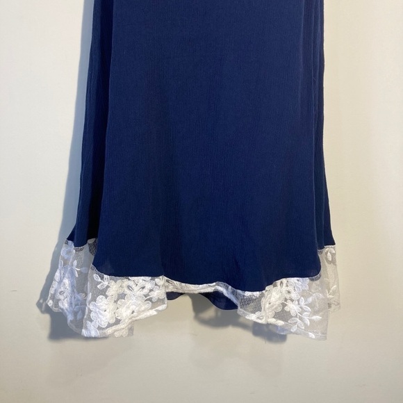 🌸 3/$20 Paper Crane blue and white lace top - Picture 7 of 14